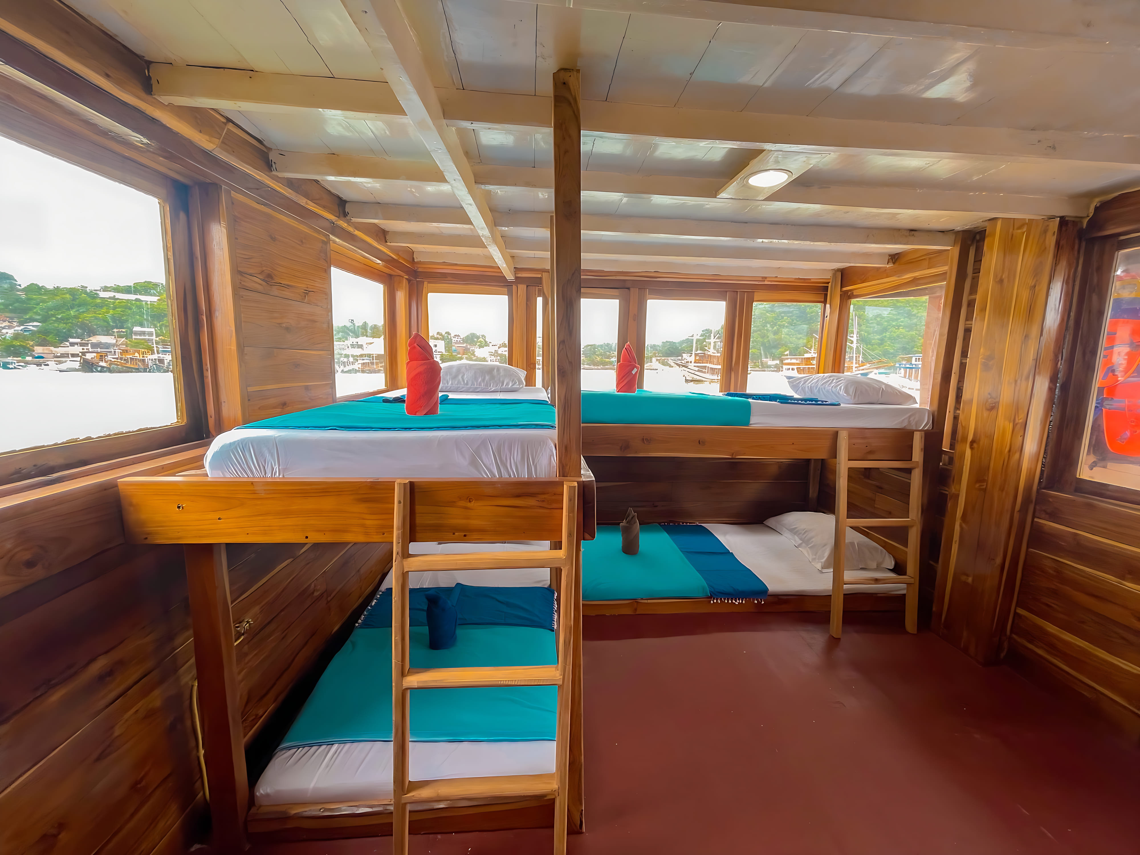 ARUMI - Share Cabin 01