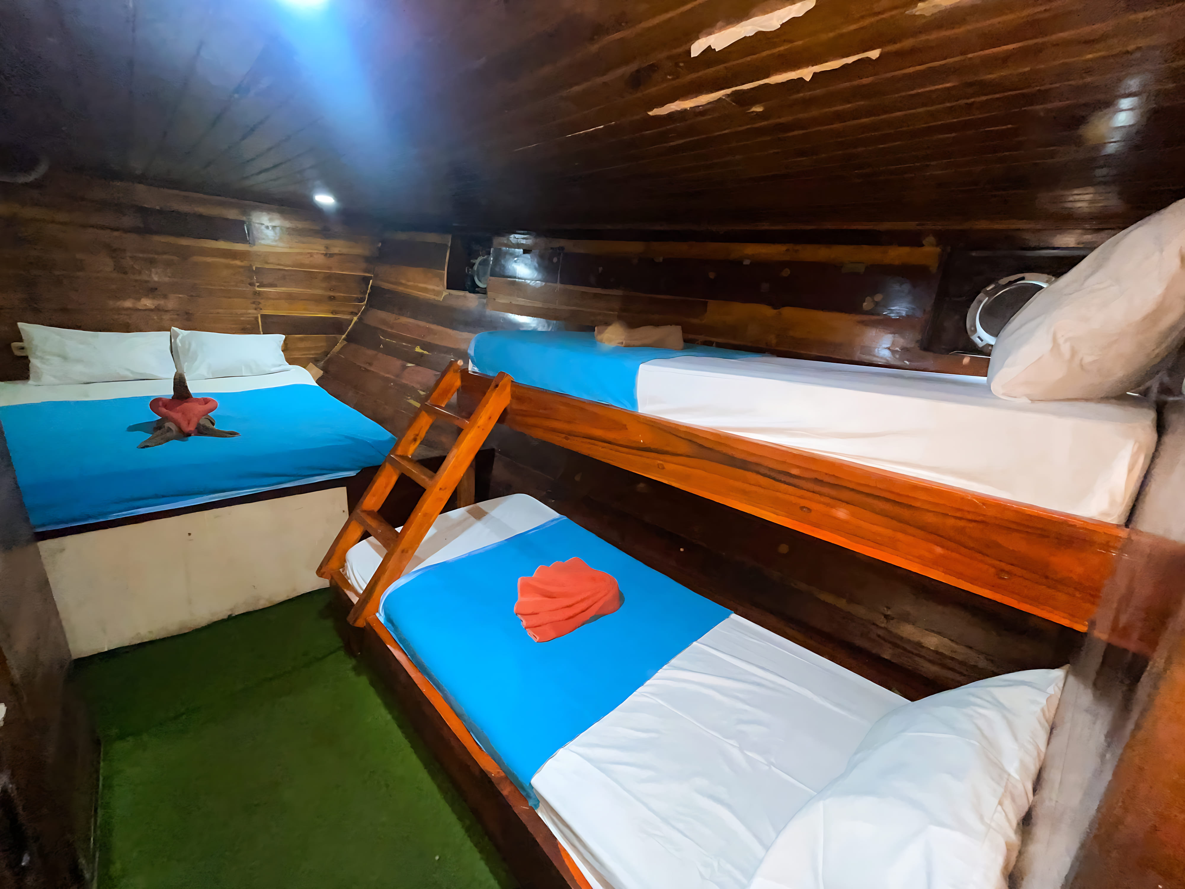 ARUMI - Share Cabin 01