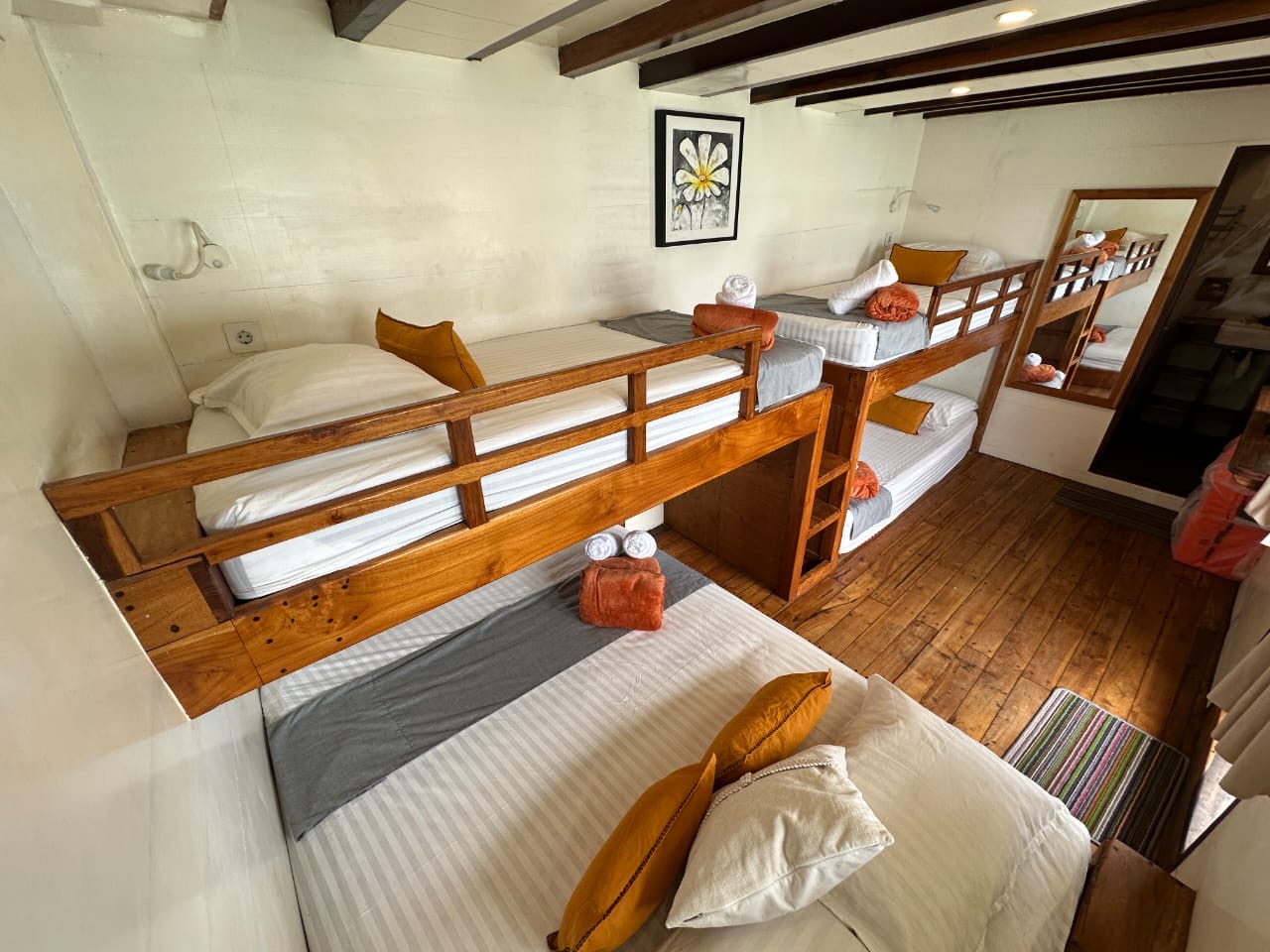 SUKHA SAIL - Komodo Cabin
