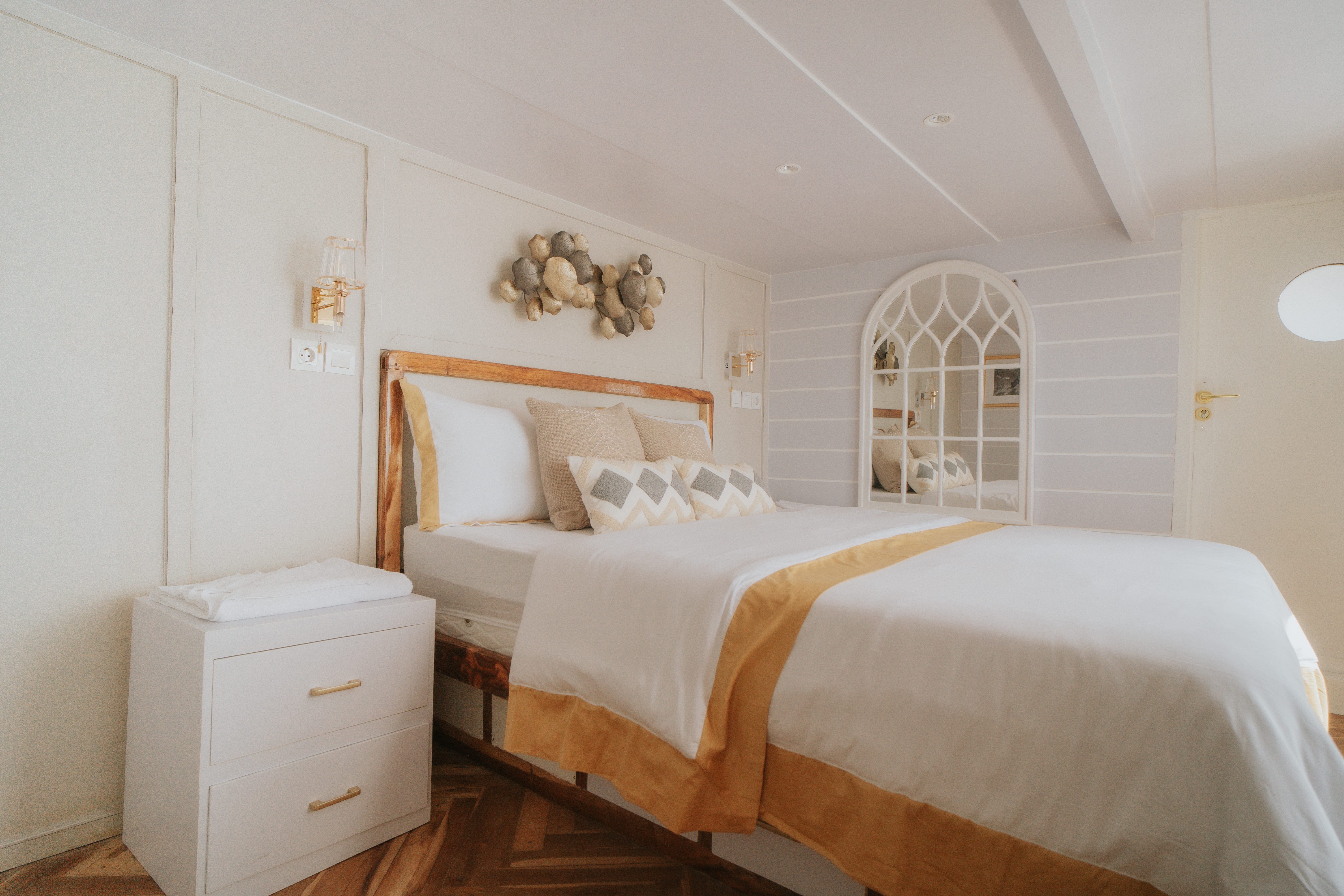 ZADA NARA - Suite Cabin (Weekday)
