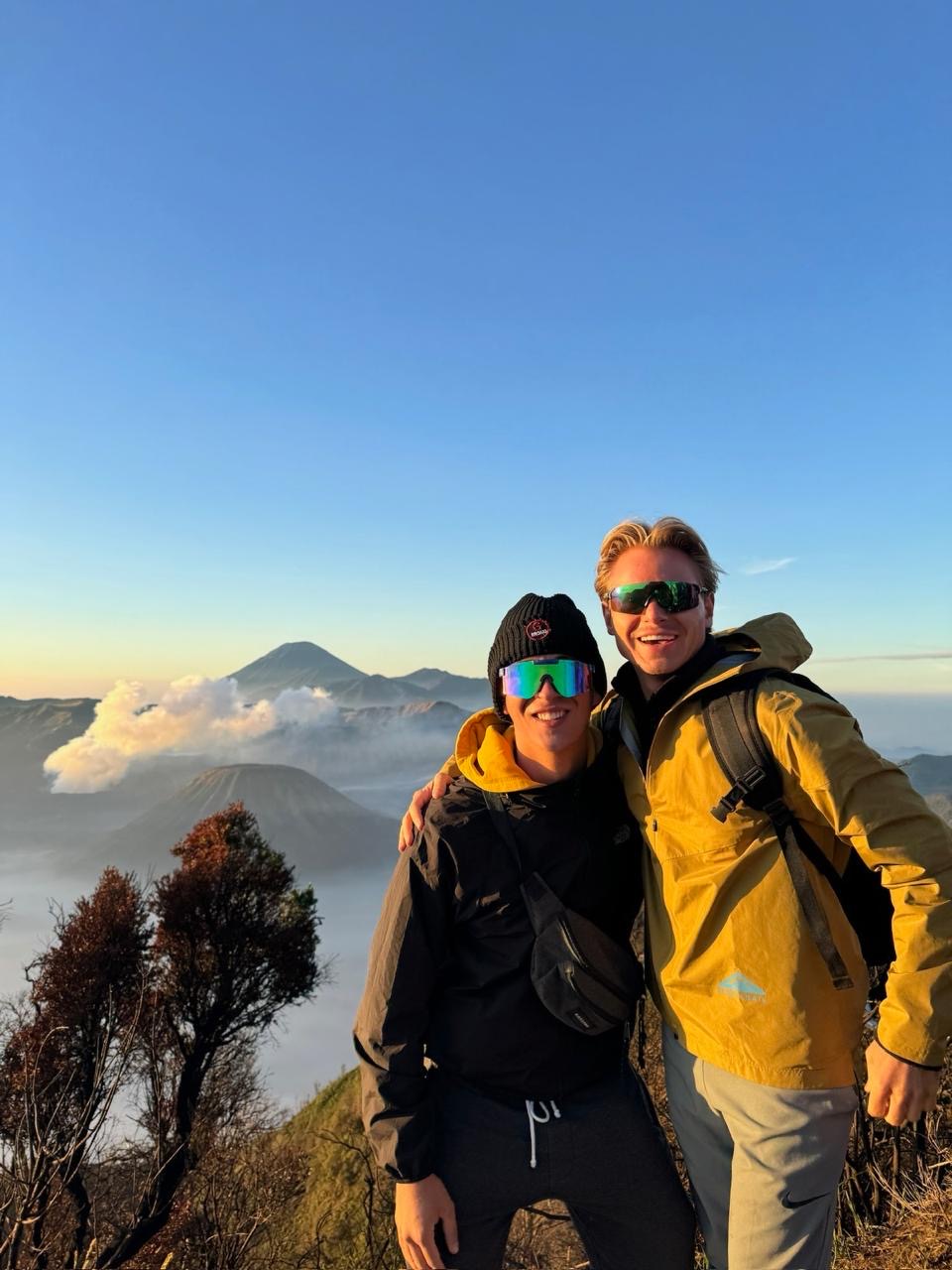 4D3N EXPLORE EAST JAVA TUMPAK SEWU, BROMO, MADAKARIPURA & IJEN - START BALI